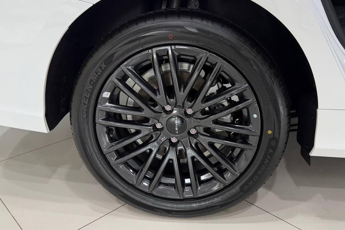 Фото CHERY TENET A8 I Прайм Искрящийся белый I 2026, №4