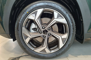 Фото GEELY Atlas Люкс