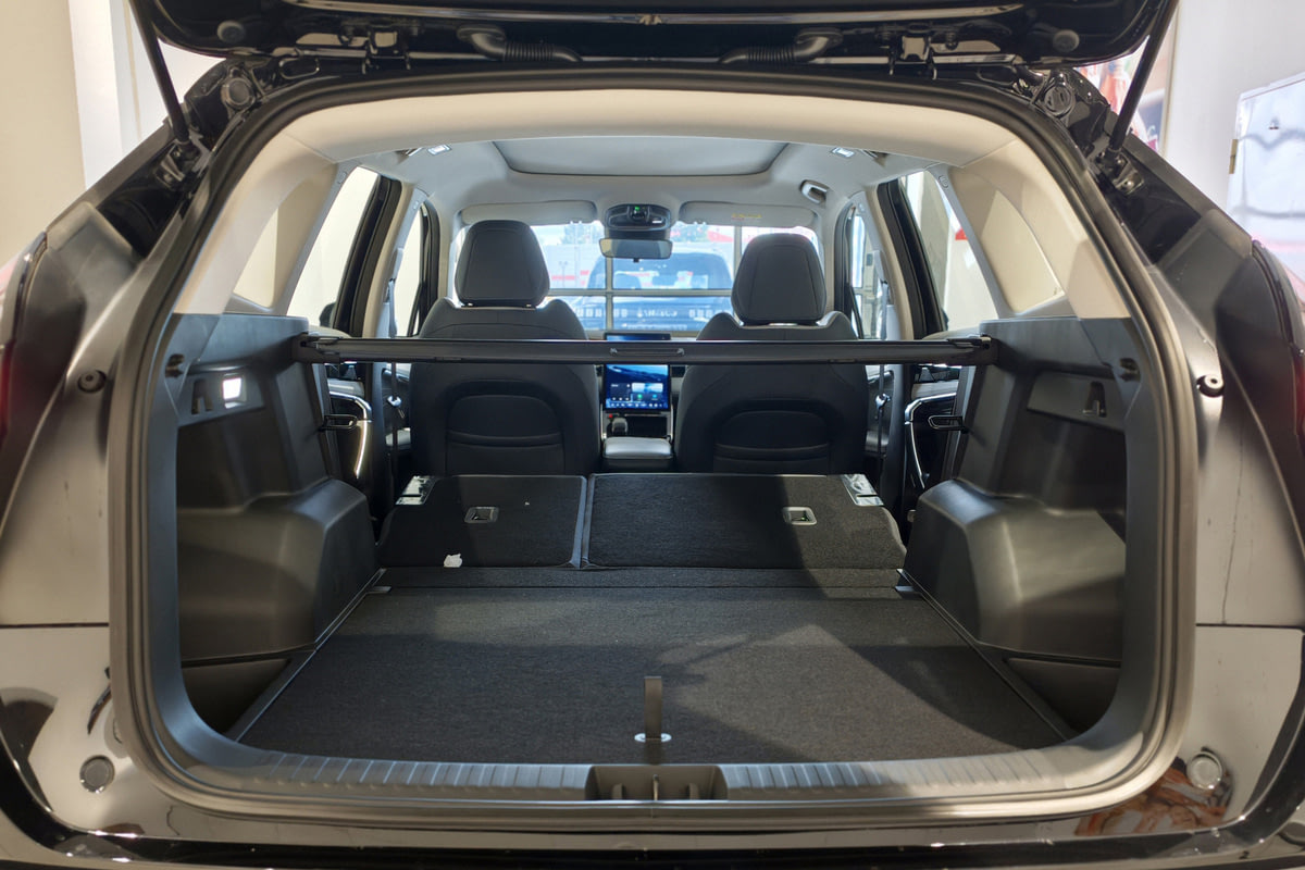 Фото GEELY Atlas II Люкс Черный металлик II 2026, №10