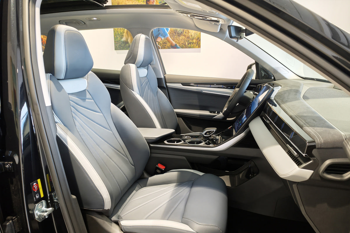 Фото GEELY Atlas II Люкс Черный металлик II 2026, №7