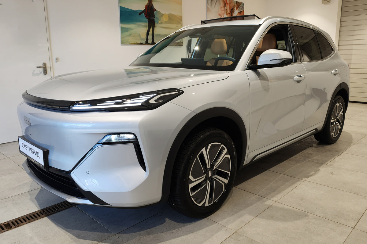 Фото GEELY EX5 Гибрид I EM-R Макс Серебристый металлик I 2026, №1