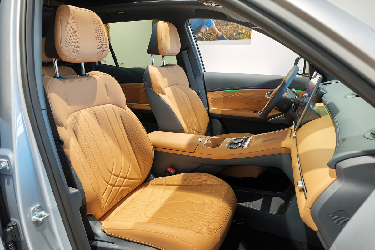 Фото GEELY EX5 Гибрид I EM-R Макс Серебристый металлик I 2026, №7