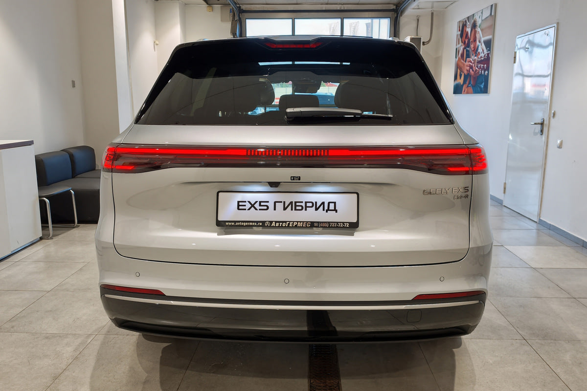 Фото GEELY EX5 Гибрид I EM-R Макс Серебристый металлик I 2026, №3