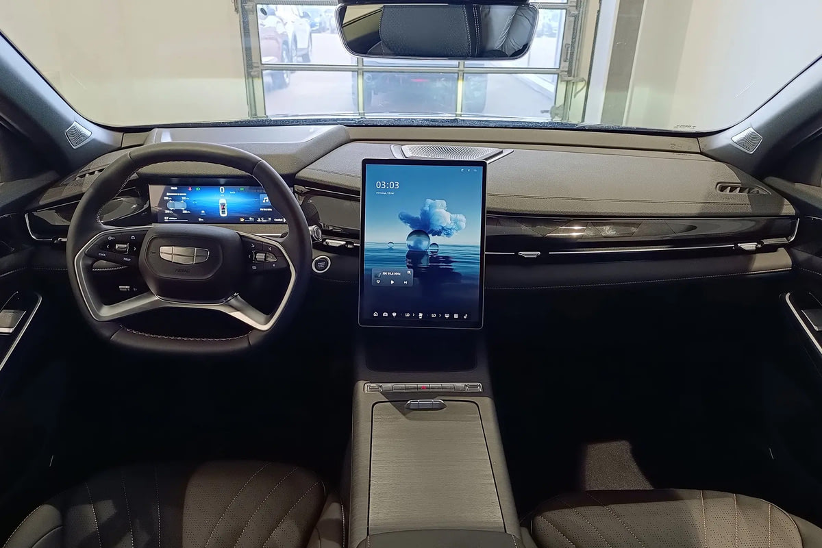 Фото GEELY Preface I Флагман Черный металлик I 2025, №5