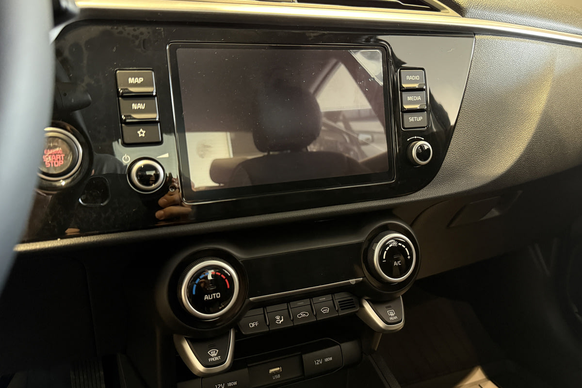 Фото Kia Rio (Solaris KRS) I Премиум (Premium) Серый металлик I 2025, №8