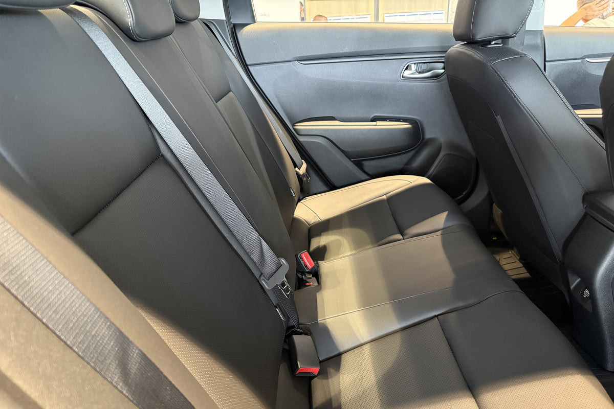 Фото Kia Rio (Solaris KRS) I Премиум (Premium) Серый металлик I 2025, №9