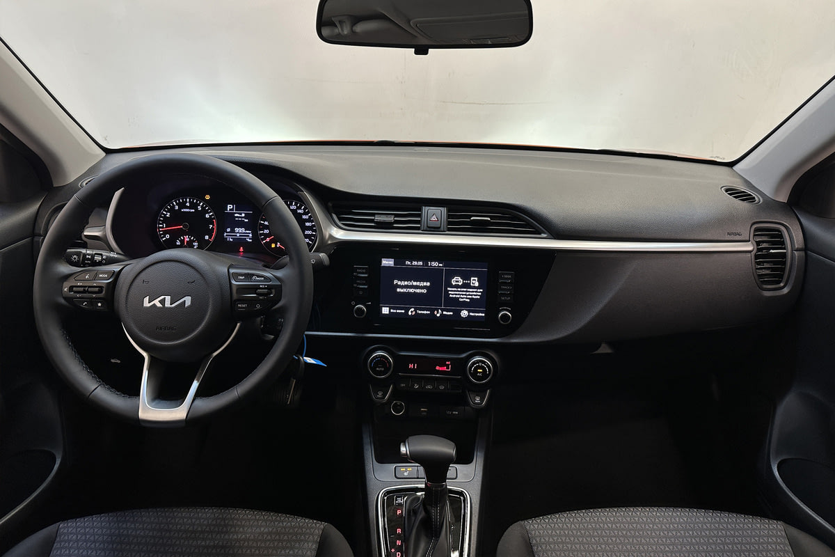 Фото Kia Rio (Solaris KRS) I Престиж (Prestige) Оранжевый металлик I 2025, №5