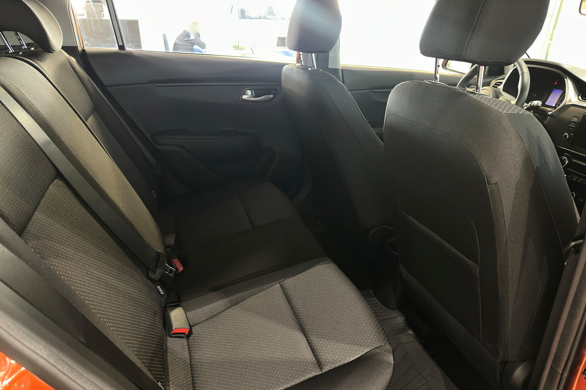 Фото Kia Rio X (Solaris KRX) I Люкс АВ (Luxe AV) Оранжевый металлик I 2025, №7