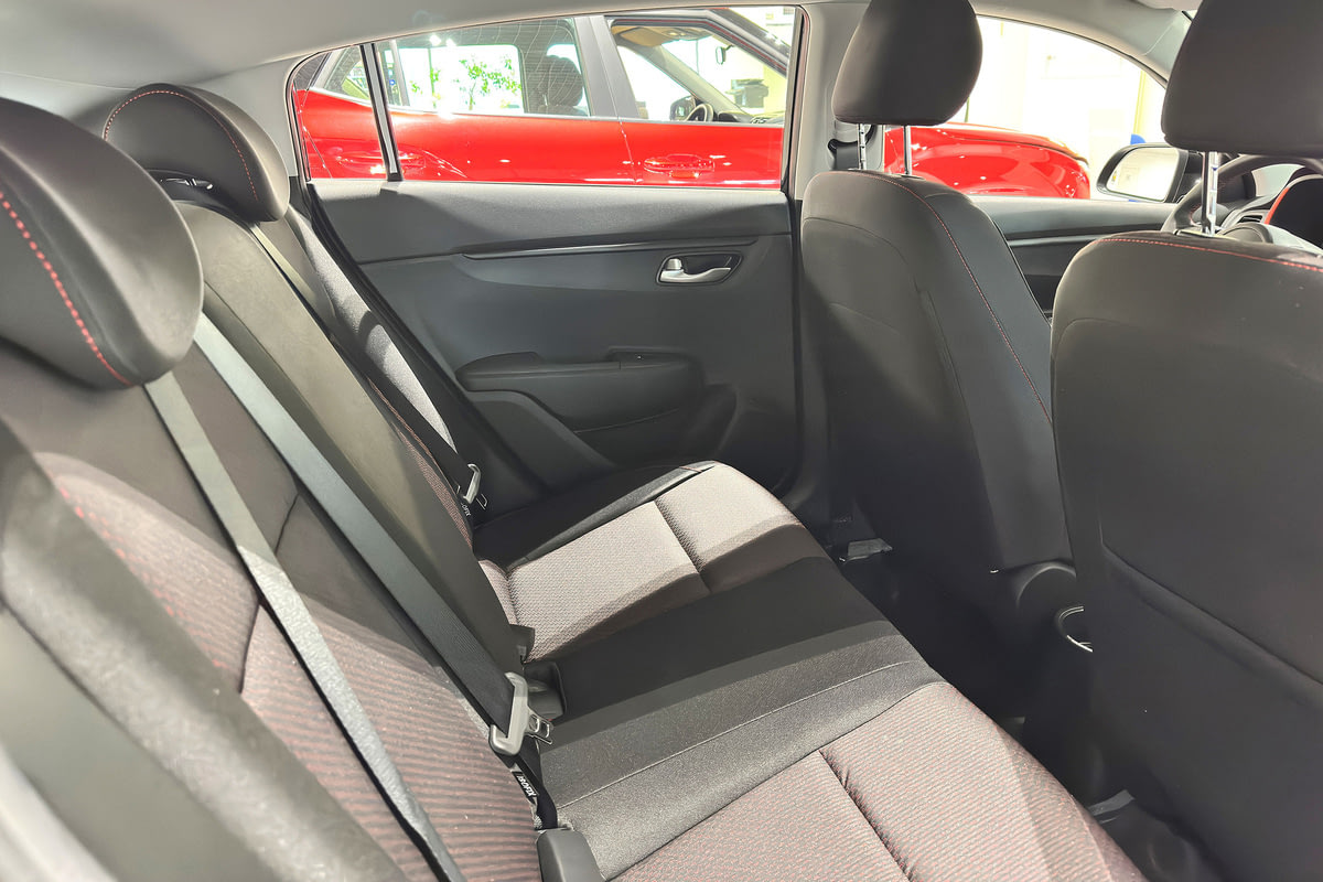 Фото SOLARIS KRX I Стиль (Style) Черный металлик I 2025, №9