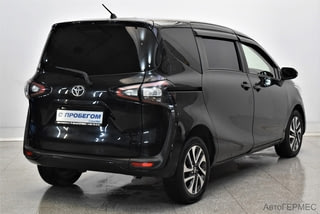 Фото TOYOTA Sienta II Рестайлинг с пробегом