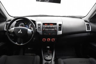 Фото MITSUBISHI Outlander II Рестайлинг с пробегом Фото MITSUBISHI Outlander II Рестайлинг с пробегом