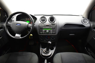 Фото Ford Fiesta MK5 с пробегом