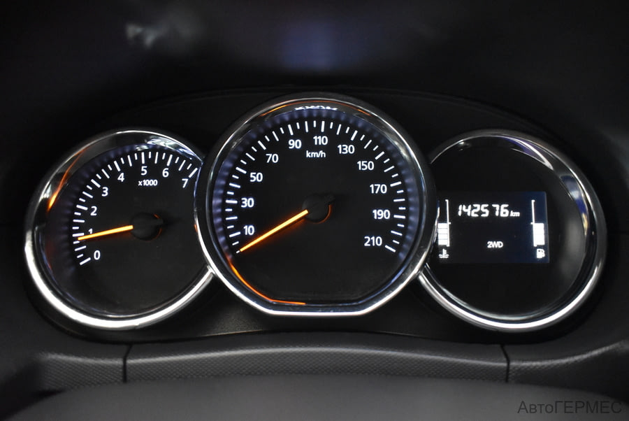 Фото RENAULT Duster I Рестайлинг с пробегом | №6