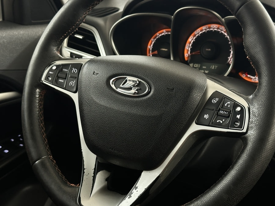Фото LADA VESTA SW CROSS I Vesta SW Cross с пробегом | №9