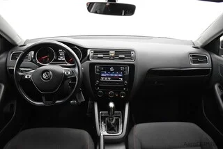 Фото Volkswagen Jetta VI Рестайлинг с пробегом