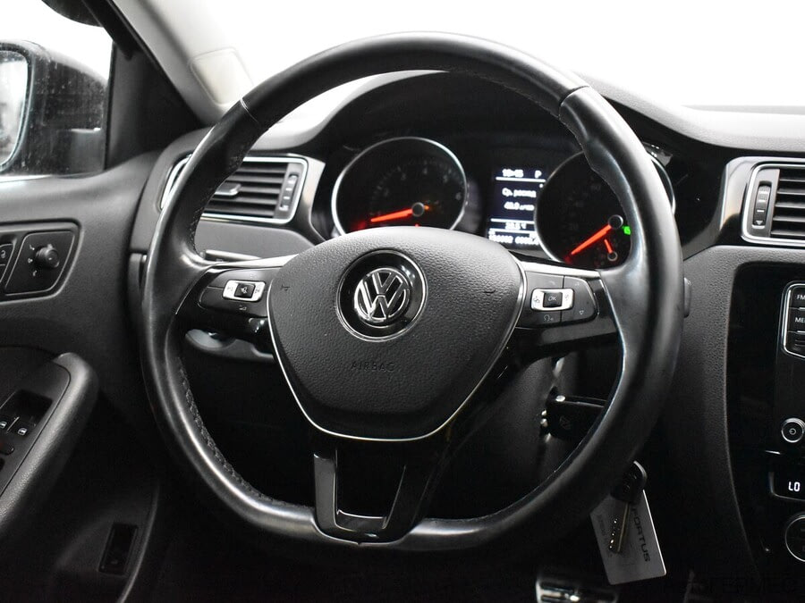 Фото Volkswagen Jetta VI Рестайлинг с пробегом | №10