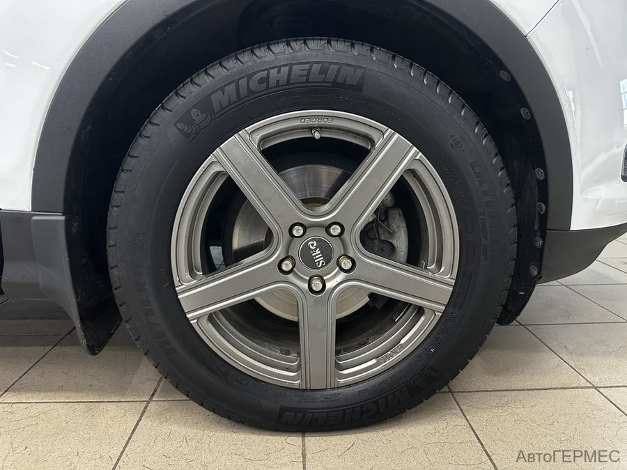 Фото Ford Kuga II Рестайлинг с пробегом | №16