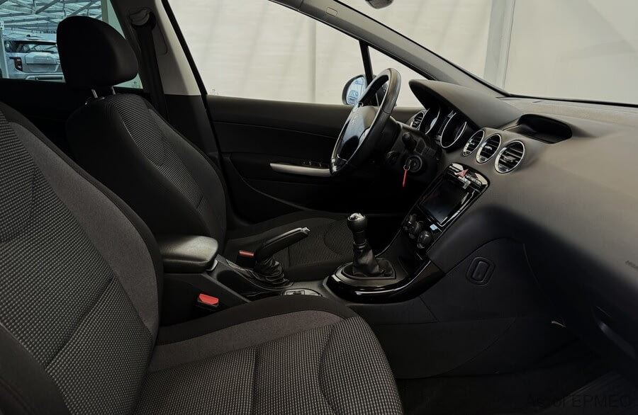 Фото PEUGEOT 408 I Рестайлинг с пробегом | №11