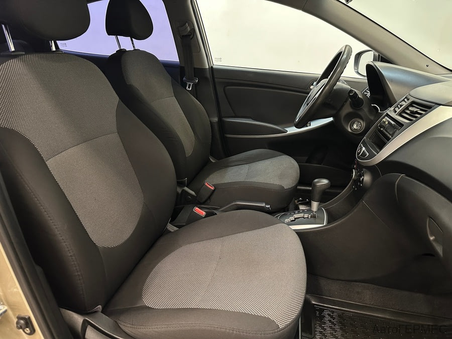 Фото HYUNDAI Solaris I с пробегом | №10 Фото HYUNDAI Solaris I с пробегом | №10