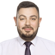 Гордиенко Илья, Продавец-консультант