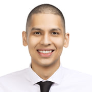 Яхъяев Парвиз, Продавец-консультант