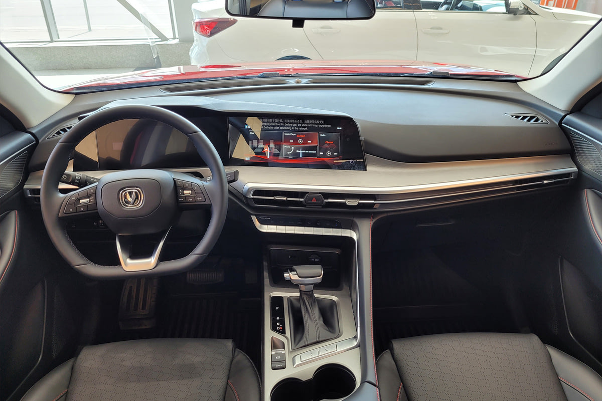 Фото CHANGAN CS35PLUS I рестайлинг Tech Красный I рестайлинг 2025, №5