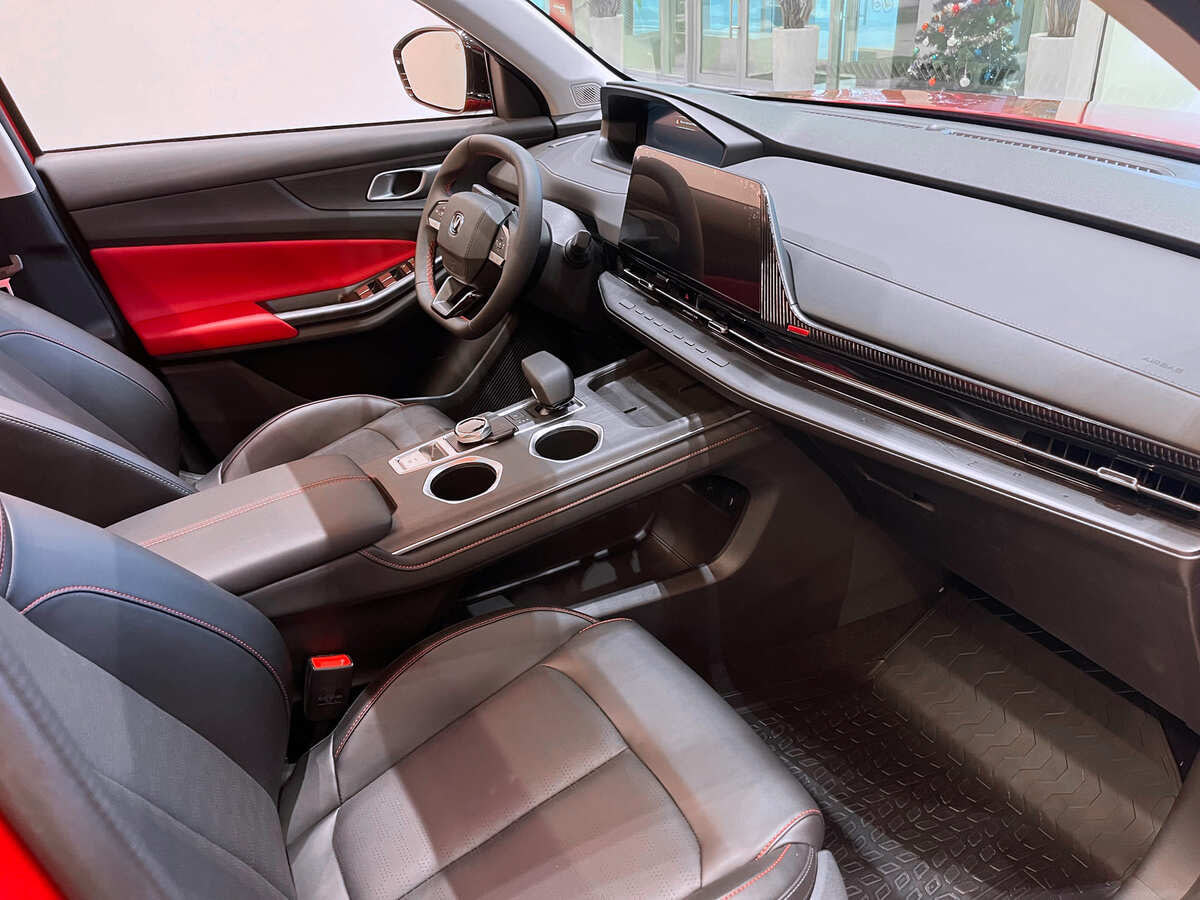 Фото CHANGAN UNI-S I Tech Искрящийся красный I 2024, №6