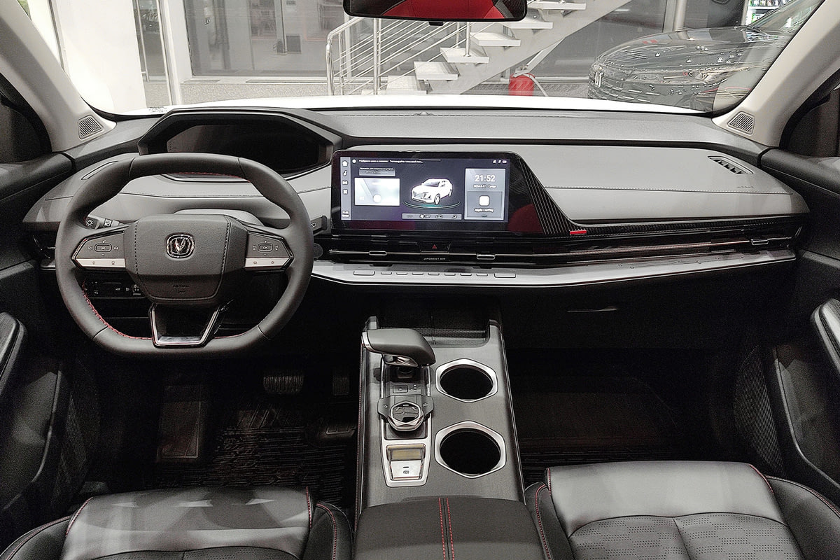 Фото CHANGAN UNI-S I Tech Перламутровый белый I 2025, №5