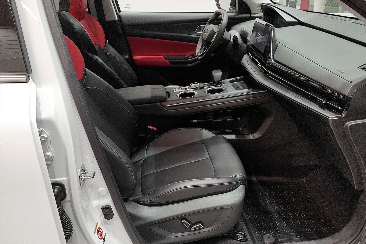 Фото CHANGAN UNI-S I Tech Перламутровый белый I 2025, №7