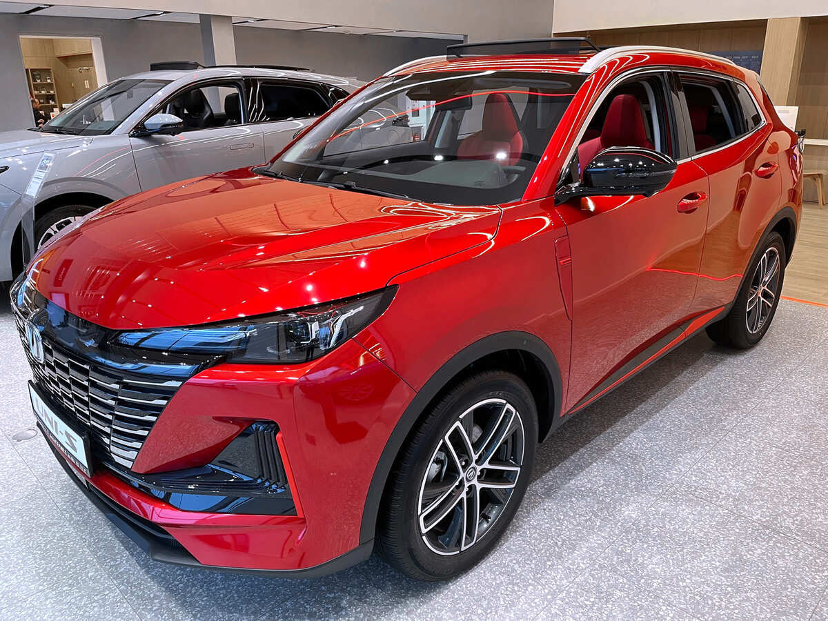 Фото CHANGAN UNI-S I Tech Искрящийся красный I 2024, №1