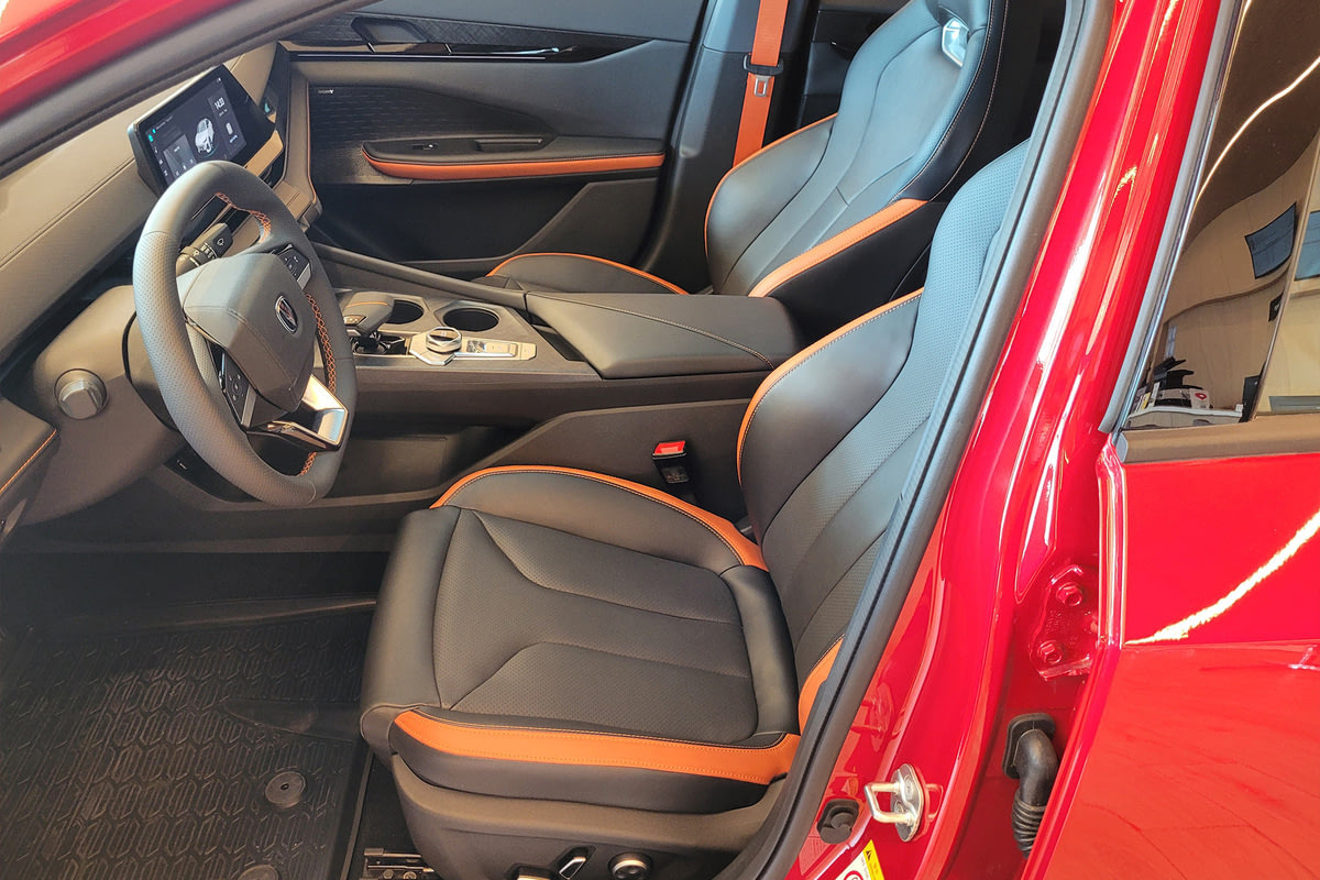 Фото CHANGAN UNI-V I Tech Ослепительный красный I 2024, №6