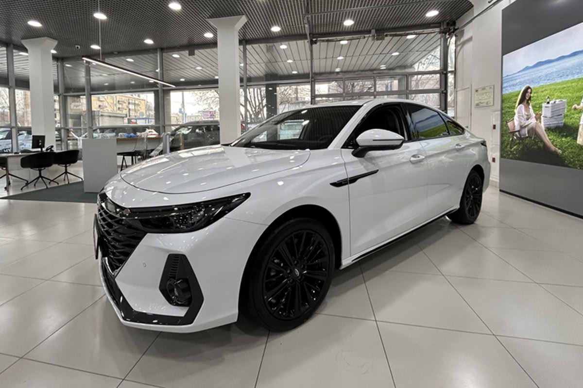 Фото CHERY Arrizo 8 I Ultra Black Искрящийся белый I 2025, №1