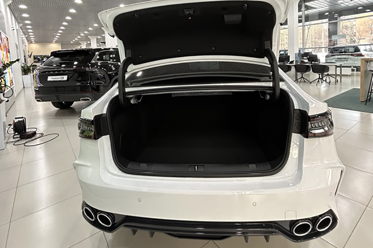 Фото CHERY Arrizo 8 I Ultra Black Искрящийся белый I 2025, №7