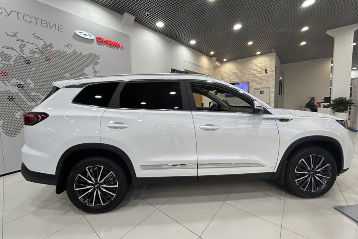 Фото CHERY Tiggo 8 Pro MAX I Рестайлинг Dreamline 4WD Искрящийся белый I Рестайлинг 2025, №2