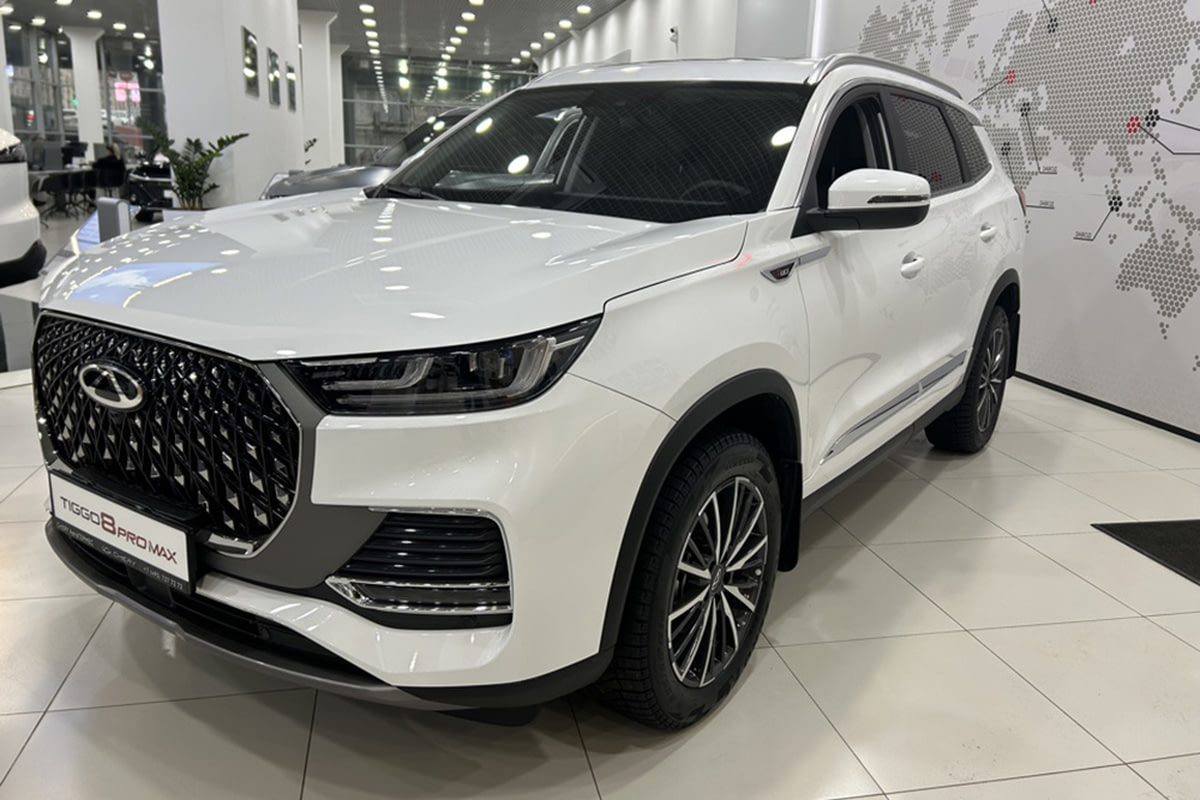 Фото CHERY Tiggo 8 Pro MAX I Рестайлинг Dreamline 4WD Искрящийся белый I Рестайлинг 2025, №1