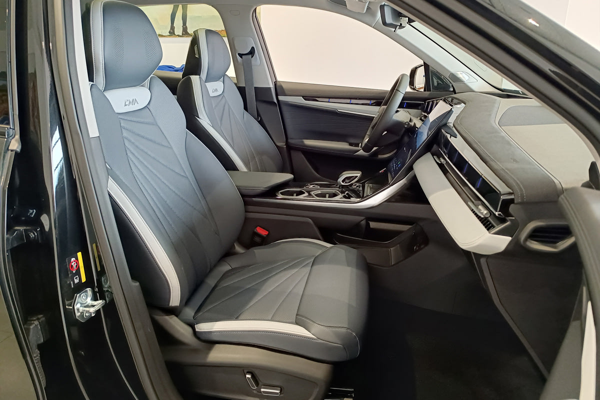 Фото GEELY Atlas II Flagship Черный металлик II 2025, №7