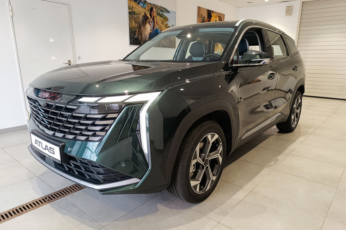 Фото GEELY Atlas II Flagship Зеленый металлик II 2025, №1