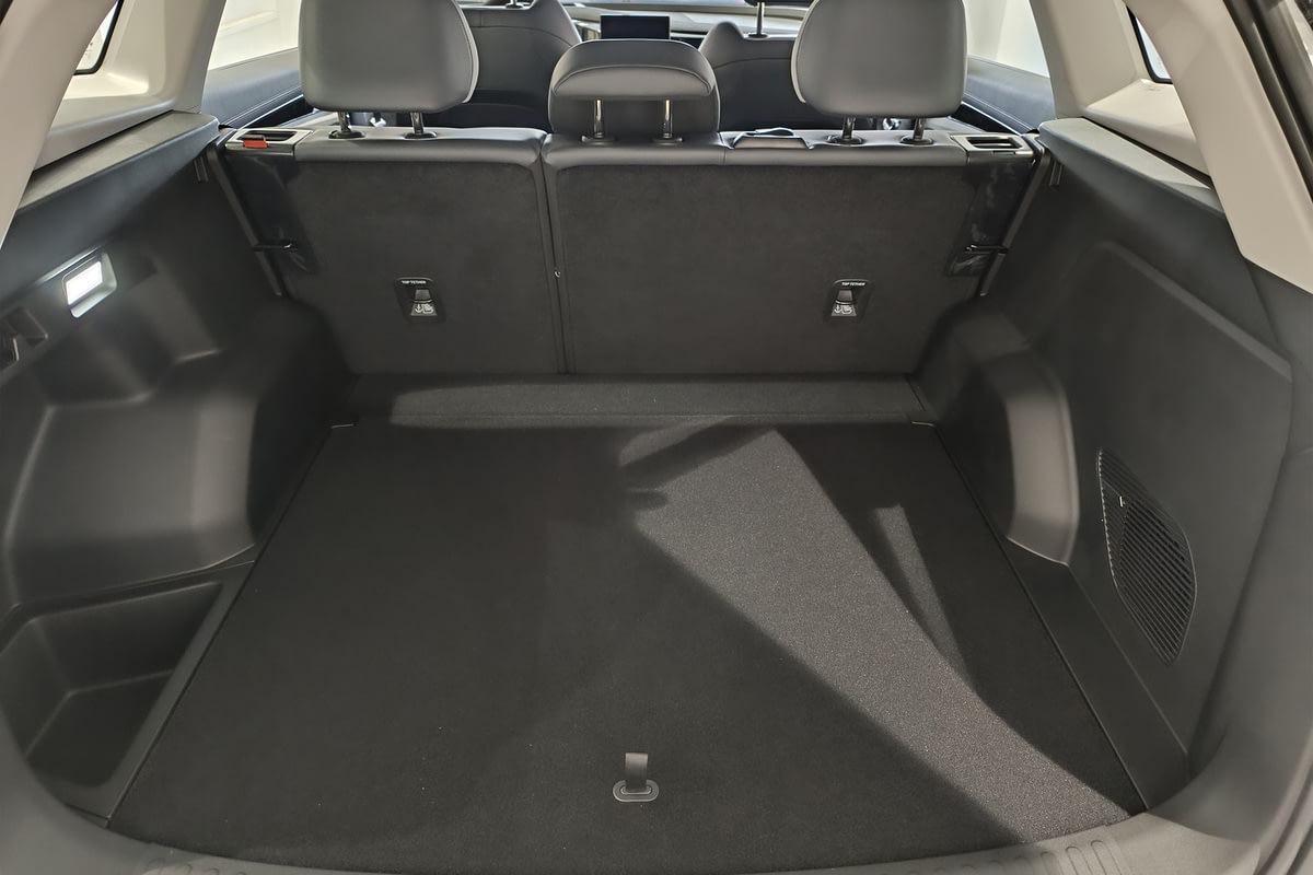 Фото GEELY Atlas II Flagship Серебристый металлик II 2025, №9