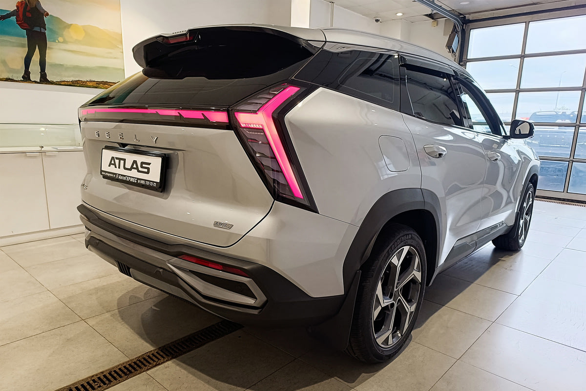 Фото GEELY Atlas II Flagship Серебристый металлик II 2025, №2