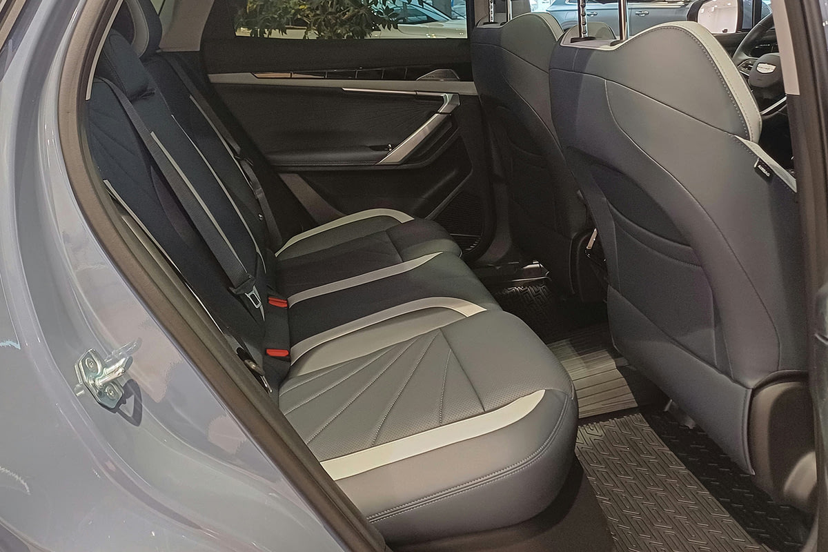 Фото GEELY Atlas II Flagship Серо-голубой металлик II 2025, №8