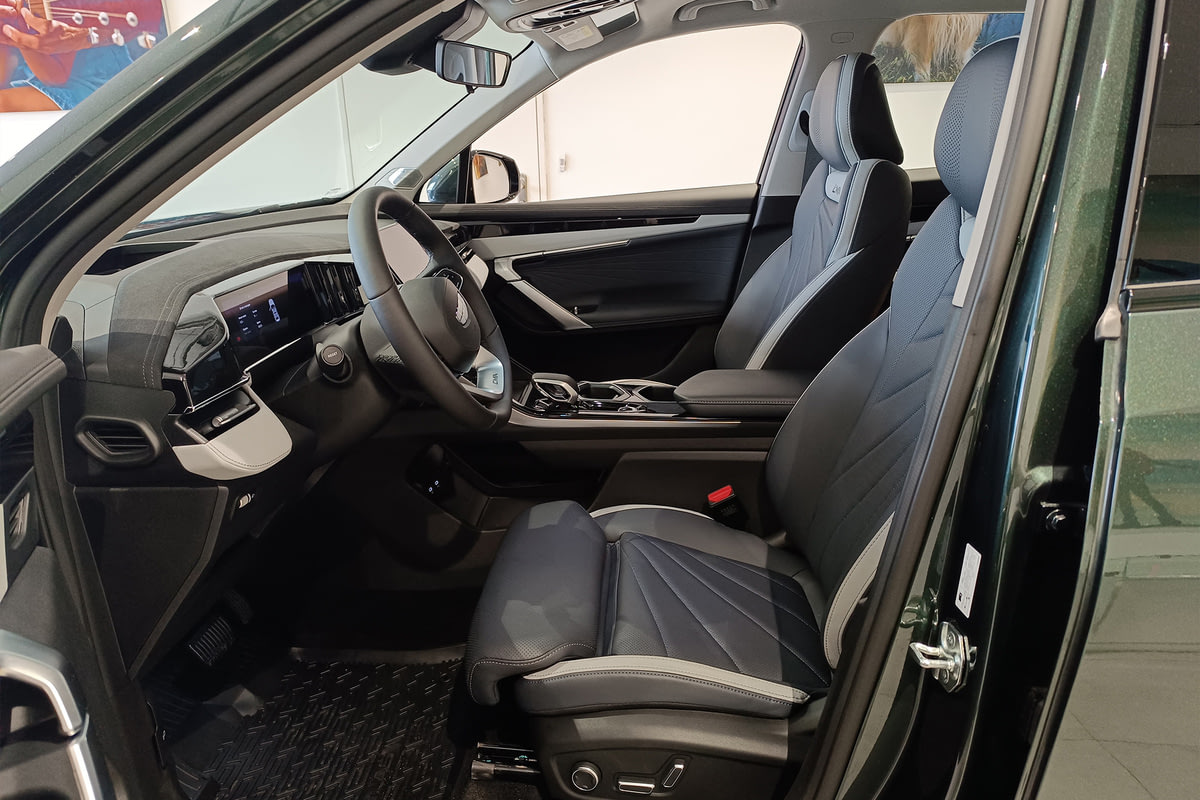 Фото GEELY Atlas II Flagship Зеленый металлик II 2025, №6