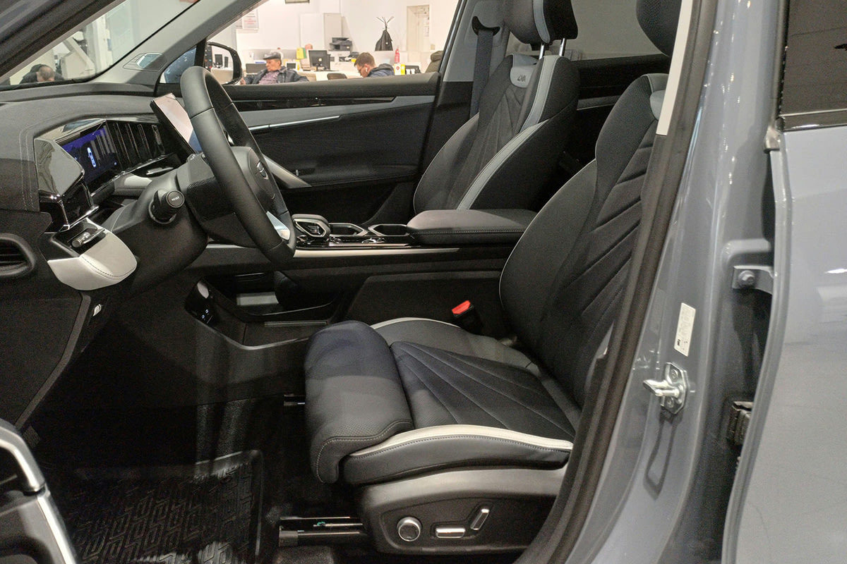 Фото GEELY Atlas II Flagship Серо-голубой металлик II 2025, №6