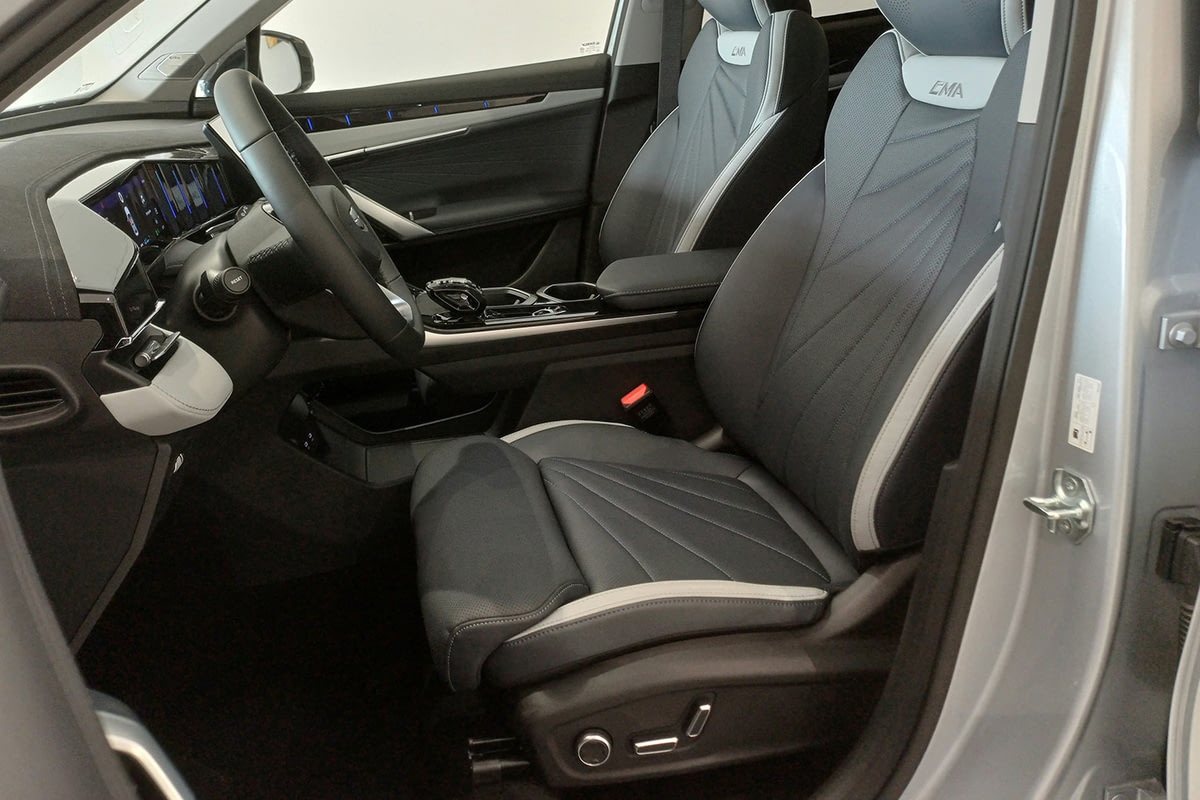 Фото GEELY Atlas II Flagship Sport Серебристый металлик II 2024, №6