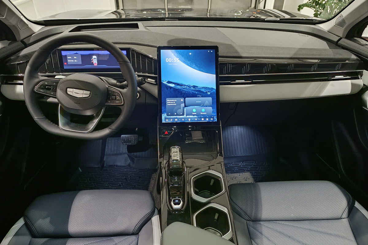 Фото GEELY Atlas II Flagship Sport Черный металлик II 2024, №5