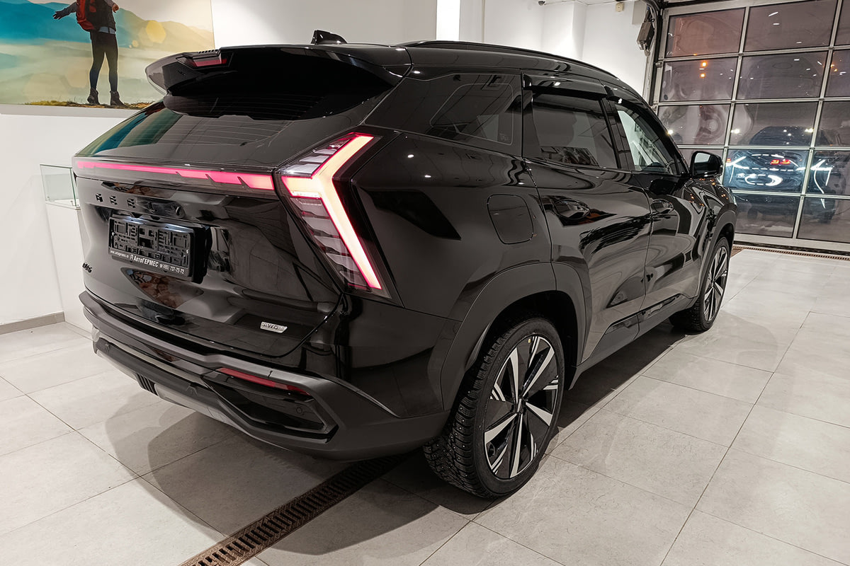 Фото GEELY Atlas II Flagship Sport Черный металлик II 2024, №2