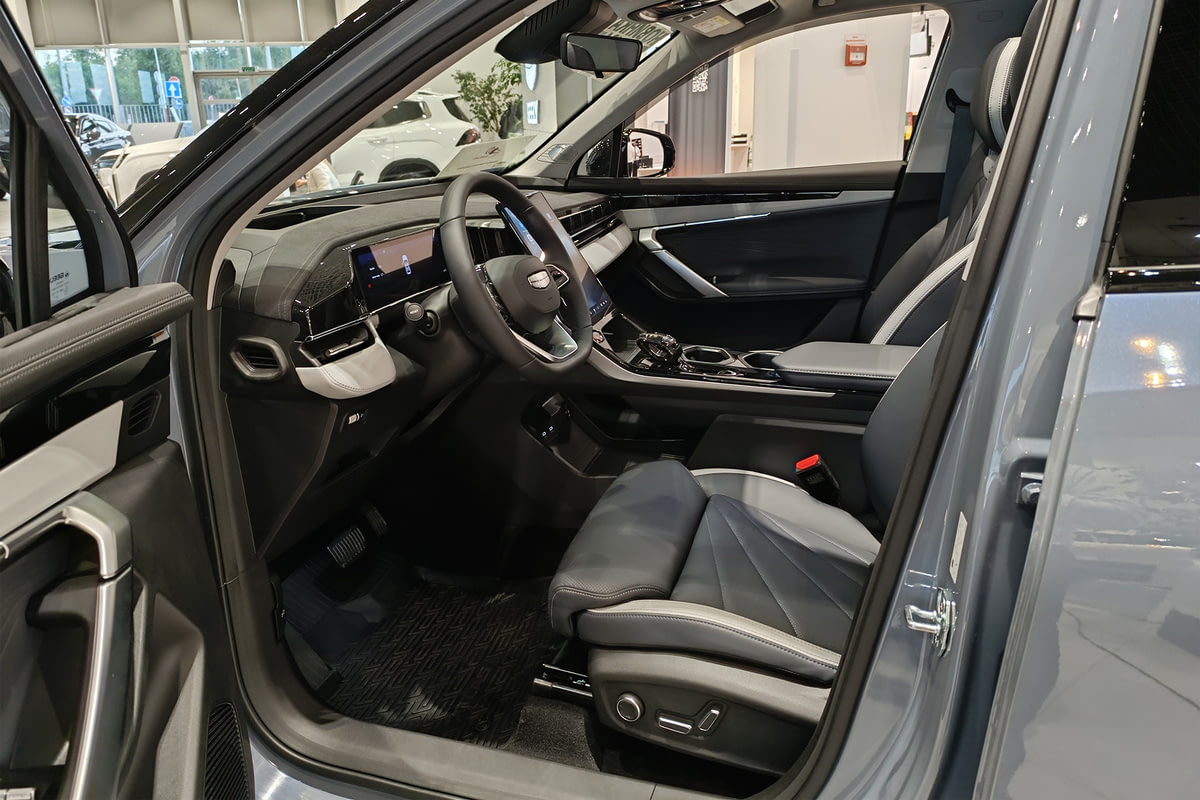 Фото GEELY Atlas II Flagship Sport Серо-голубой металлик II 2024, №6