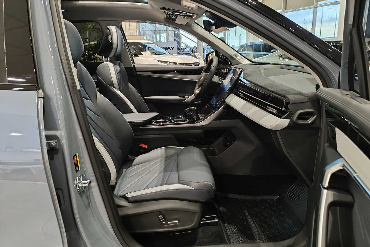 Фото GEELY Atlas II Flagship Sport Серо-голубой металлик II 2024, №7