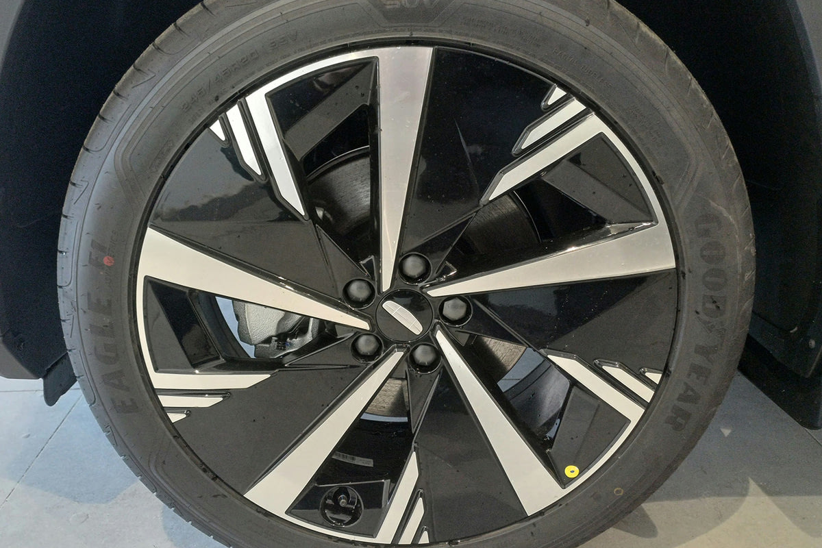 Фото GEELY Atlas II Flagship Sport Белый II 2025, №4