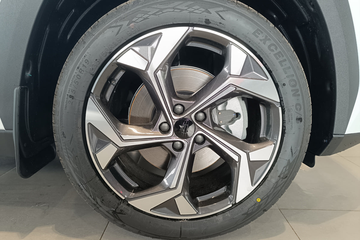 Фото GEELY Atlas II Люкс Белый II 2026, №4