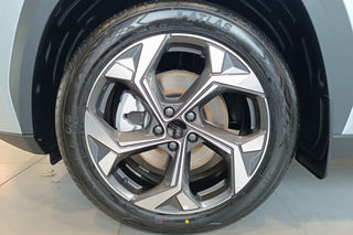 Фото GEELY Atlas Люкс
